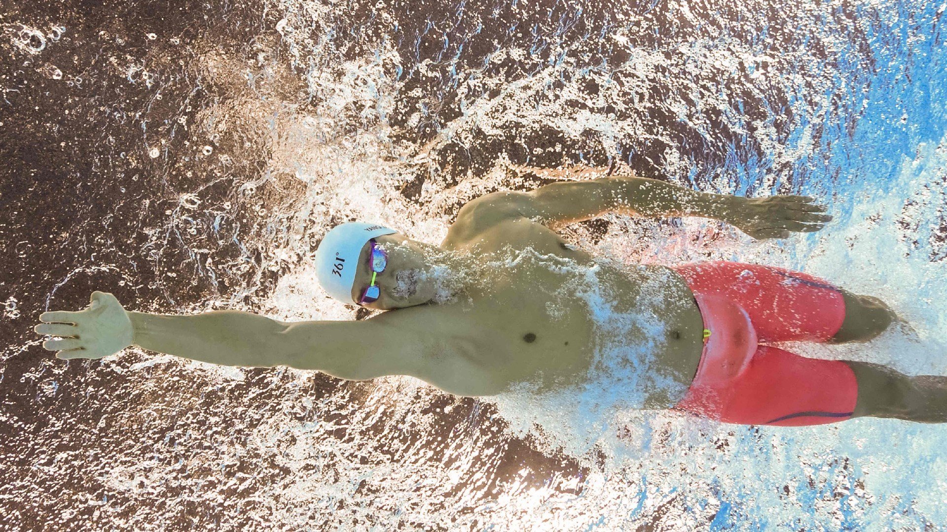 九游-中国女排组织全员观看奥运经典比赛，看中国女排奥运会